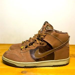 nike dunk high mighty crown bison